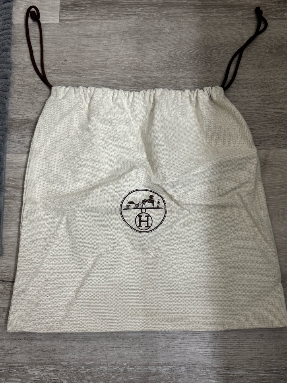 Woven Rattan Picnic Top-Handle Bag with Brown Leather Trim - Picture 7 of 7